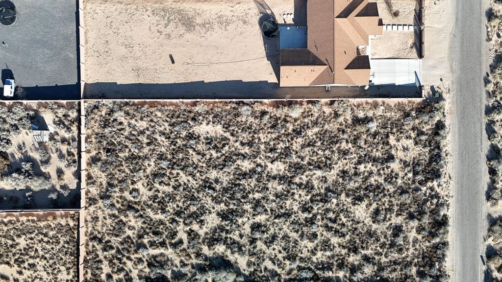 Image 9 of property listing at 1867 12th Avenue SE, Rio Rancho, NM 87124