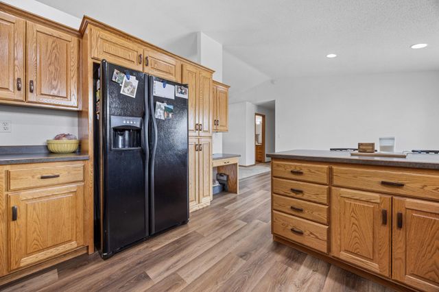 4216 34th Avenue S, Fargo, ND 58104