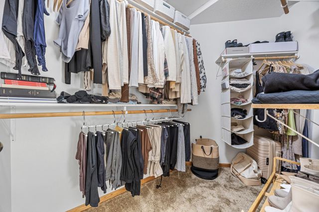 4216 34th Avenue S, Fargo, ND 58104