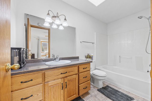 4216 34th Avenue S, Fargo, ND 58104