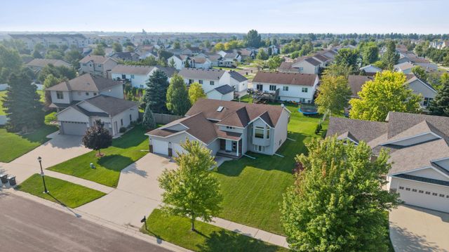 4216 34th Avenue S, Fargo, ND 58104