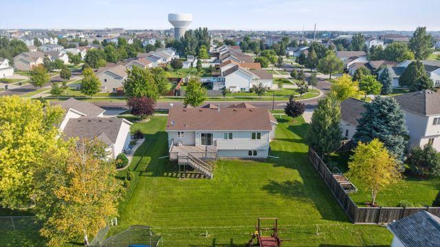 4216 34th Avenue S, Fargo, ND 58104