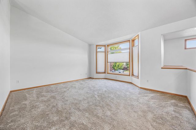 4216 34th Avenue S, Fargo, ND 58104