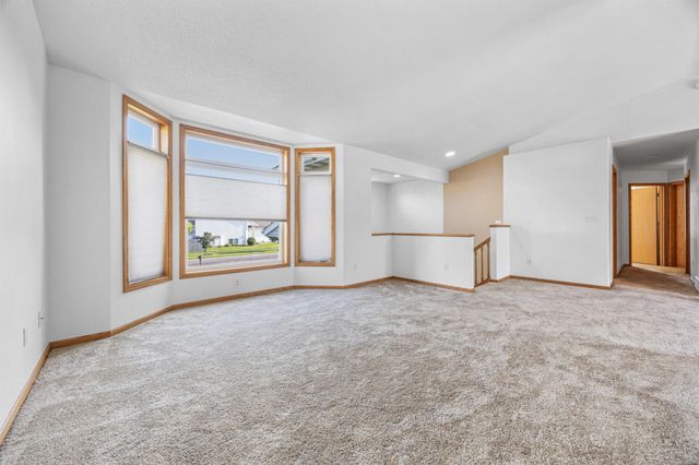 4216 34th Avenue S, Fargo, ND 58104