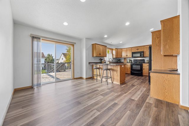 4216 34th Avenue S, Fargo, ND 58104