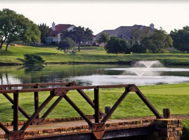 611 Sun Ray, Horseshoe Bay, TX 78657