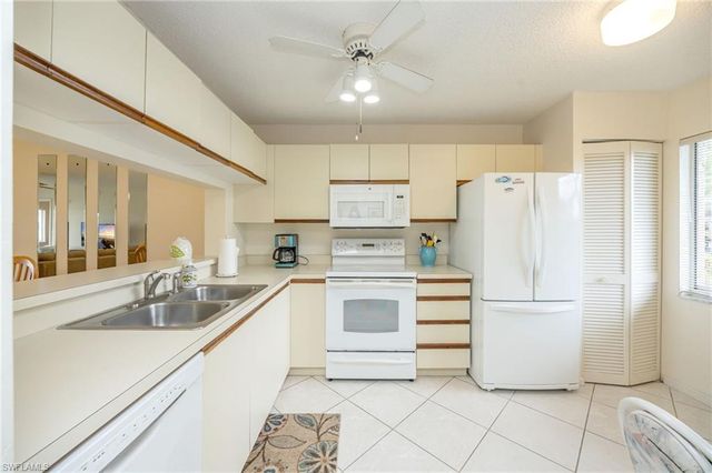 5950 Amherst DR A101, Naples, FL 34112