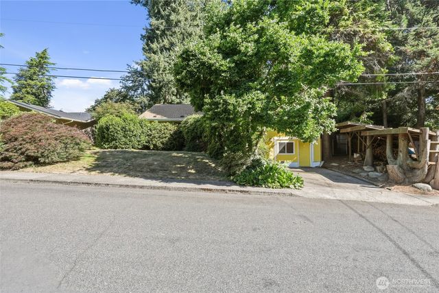 2010 Forest Hill Drive SE, Olympia, WA 98501