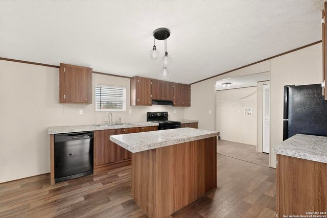 19124 La Gloria, Elmendorf, TX 78112