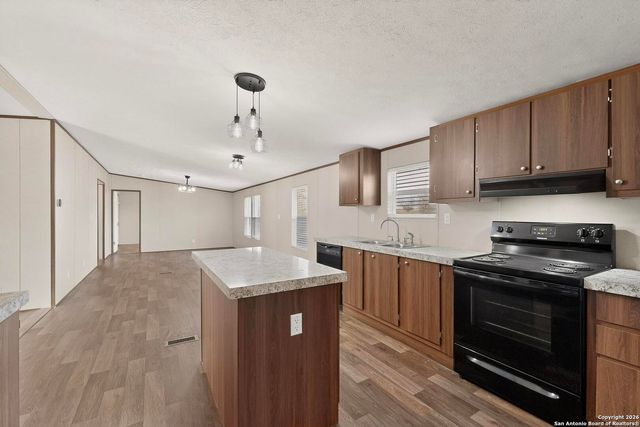 19124 La Gloria, Elmendorf, TX 78112