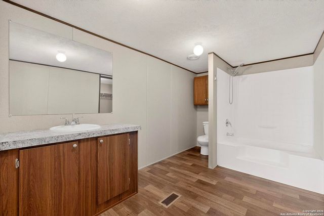 19124 La Gloria, Elmendorf, TX 78112