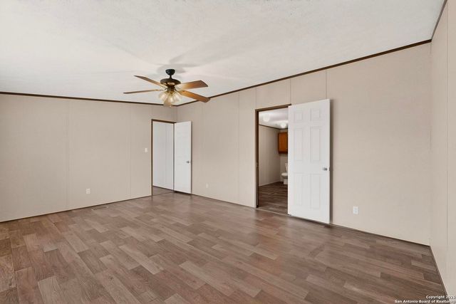 19124 La Gloria, Elmendorf, TX 78112