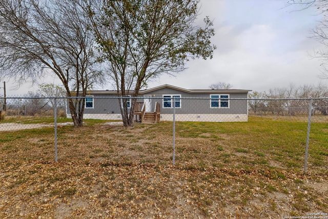 19124 La Gloria, Elmendorf, TX 78112