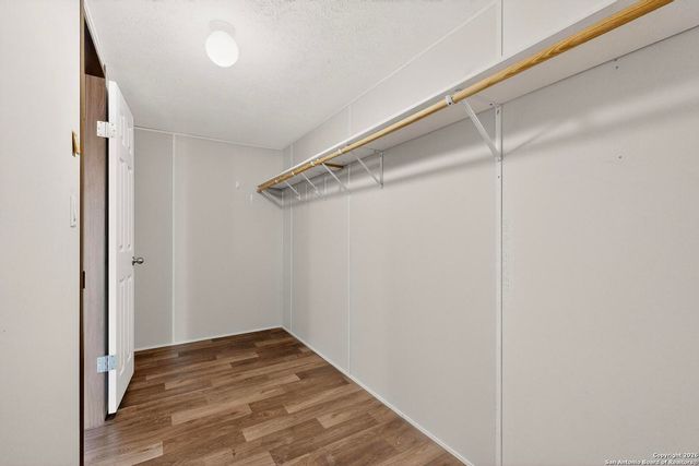 19124 La Gloria, Elmendorf, TX 78112