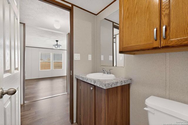 19124 La Gloria, Elmendorf, TX 78112