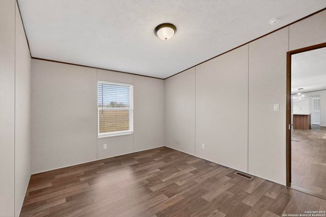 19124 La Gloria, Elmendorf, TX 78112