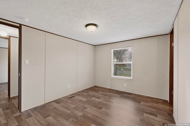 19124 La Gloria, Elmendorf, TX 78112