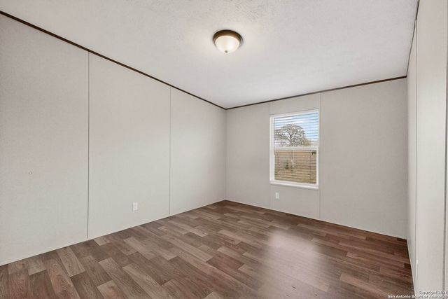 19124 La Gloria, Elmendorf, TX 78112