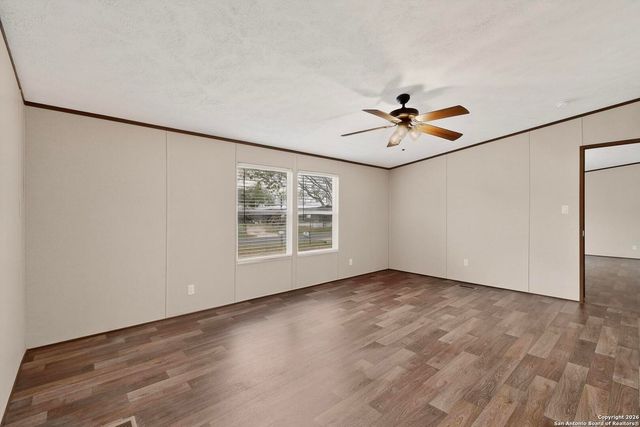 19124 La Gloria, Elmendorf, TX 78112