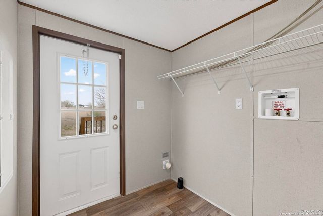 19124 La Gloria, Elmendorf, TX 78112