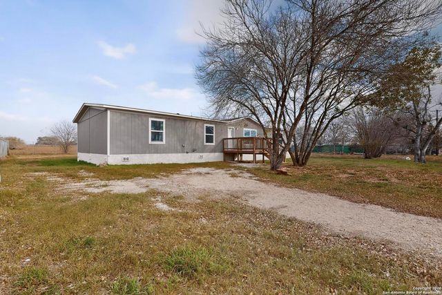 19124 La Gloria, Elmendorf, TX 78112