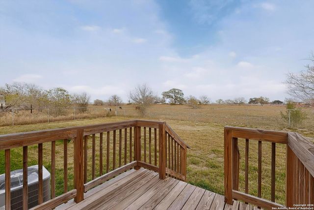 19124 La Gloria, Elmendorf, TX 78112