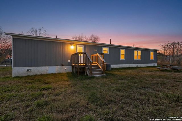 19124 La Gloria, Elmendorf, TX 78112