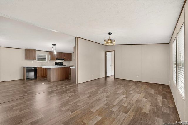 19124 La Gloria, Elmendorf, TX 78112