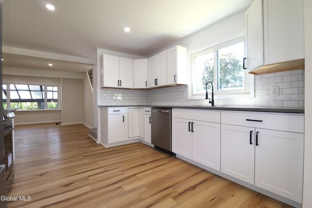 1928 Greenpoint Avenue, Rotterdam, NY 12303