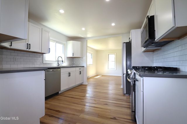 1928 Greenpoint Avenue, Rotterdam, NY 12303