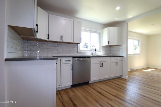 1928 Greenpoint Avenue, Rotterdam, NY 12303