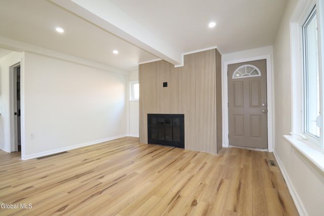 1928 Greenpoint Avenue, Rotterdam, NY 12303