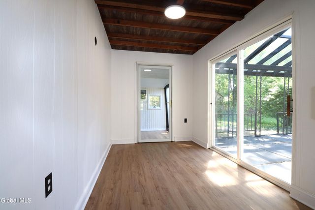 1928 Greenpoint Avenue, Rotterdam, NY 12303
