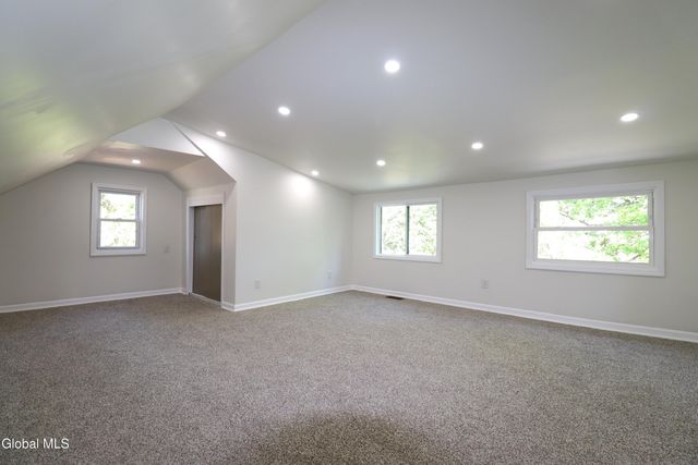 1928 Greenpoint Avenue, Rotterdam, NY 12303