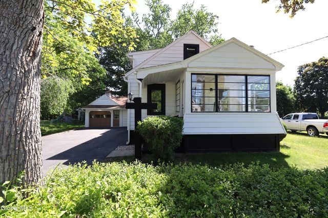 1928 Greenpoint Avenue, Rotterdam, NY 12303
