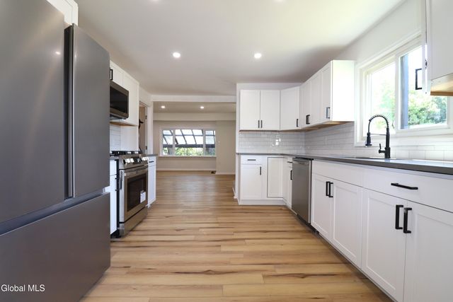 1928 Greenpoint Avenue, Rotterdam, NY 12303