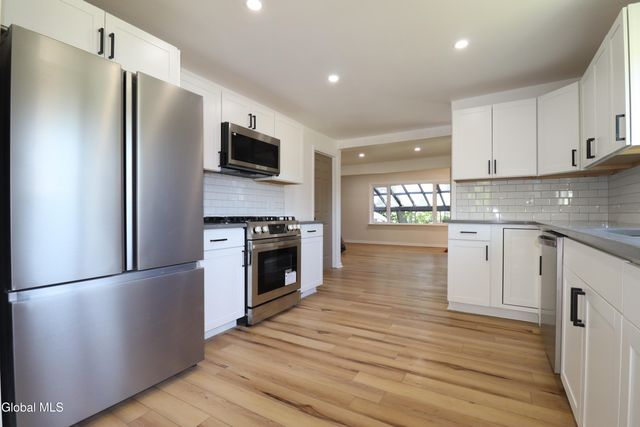 1928 Greenpoint Avenue, Rotterdam, NY 12303