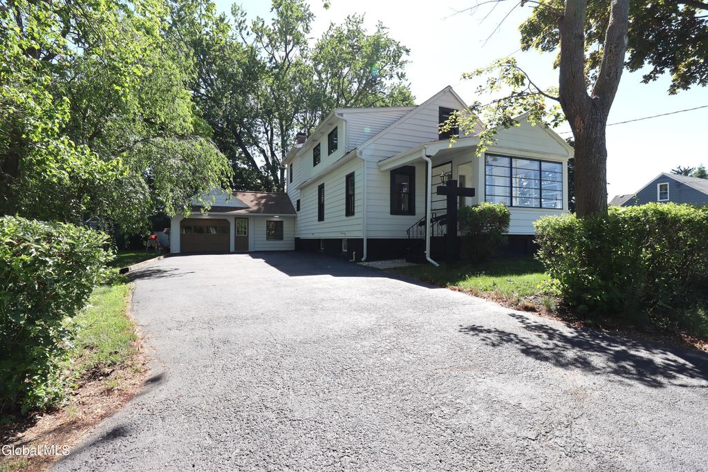 1928 Greenpoint Avenue, Rotterdam, NY 12303