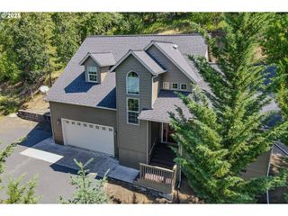356 WILD FERN Dr, Winchester, OR 97495