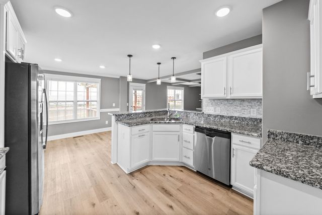 433 Andean Ct, Clarksville, TN 37040