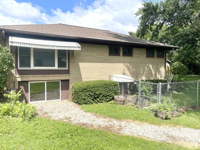 1415 Plain Street, Peru, IL 61354