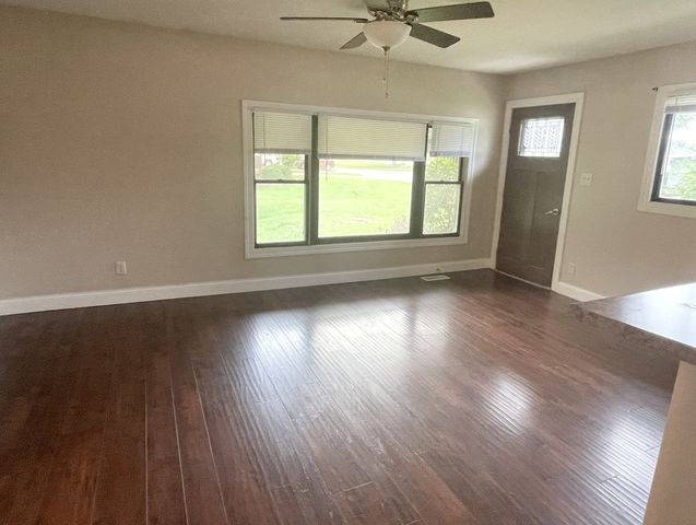 1415 Plain Street, Peru, IL 61354