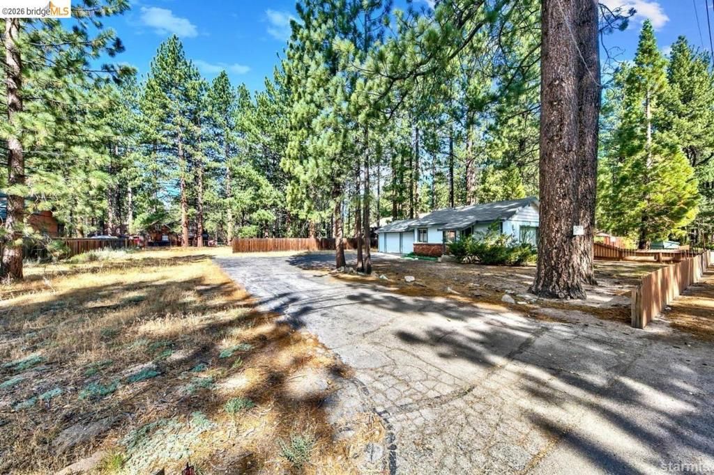 Image 1 of property listing at 1098 4Th St, South Lake Tahoe, CA 96150