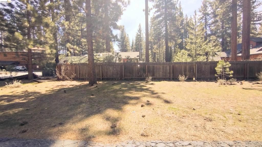 Image 11 of property listing at 1098 4Th St, South Lake Tahoe, CA 96150