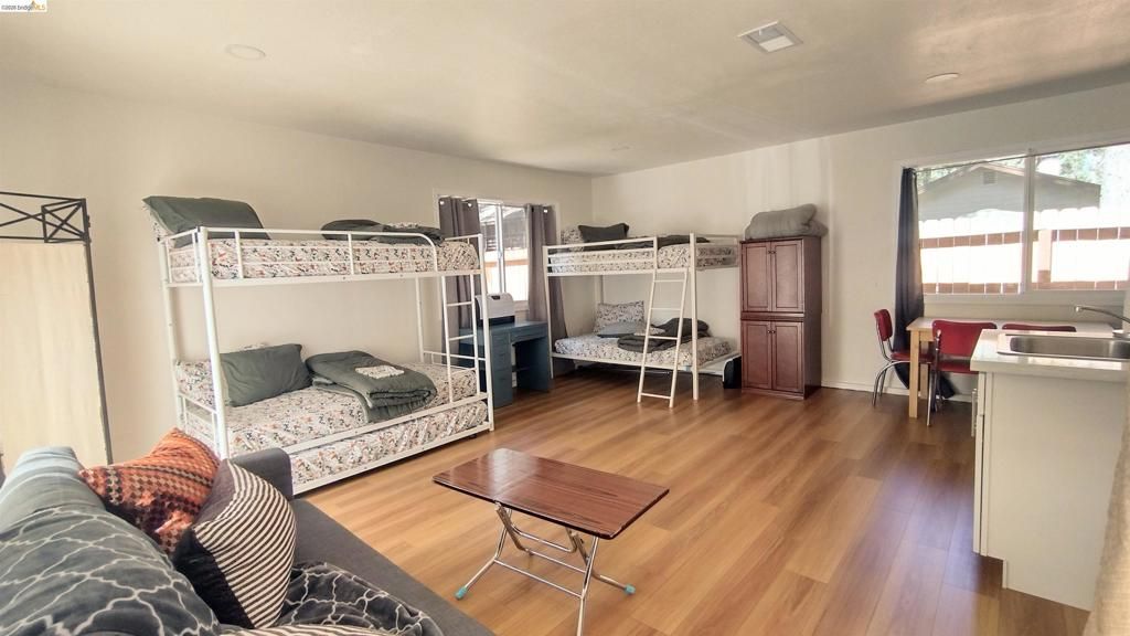 Image 13 of property listing at 1098 4Th St, South Lake Tahoe, CA 96150