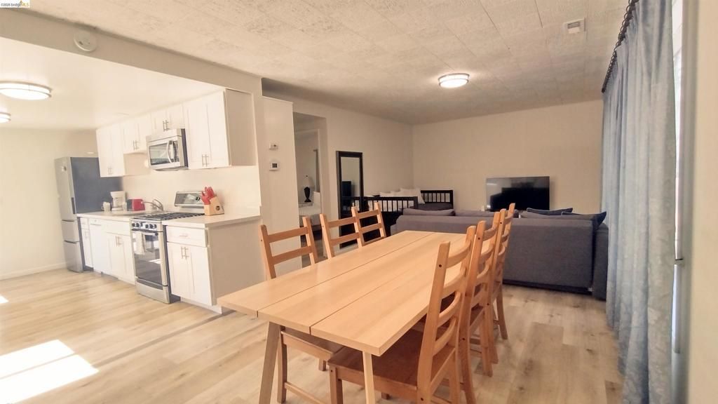 Image 20 of property listing at 1098 4Th St, South Lake Tahoe, CA 96150