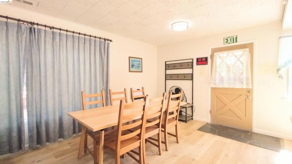 Image 21 of property listing at 1098 4Th St, South Lake Tahoe, CA 96150