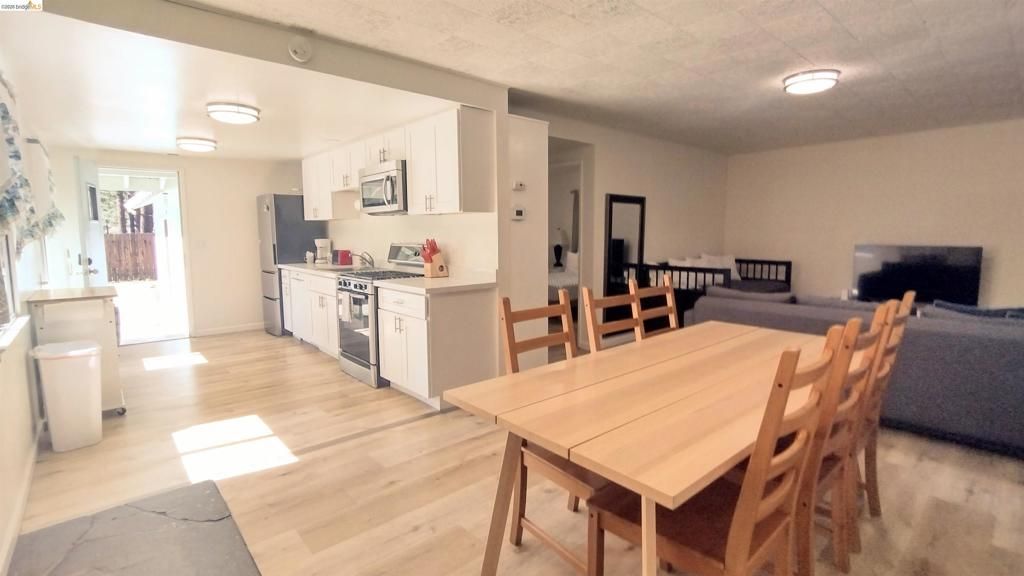 Image 4 of property listing at 1098 4Th St, South Lake Tahoe, CA 96150