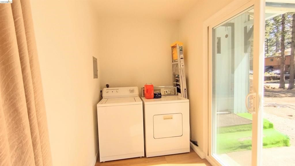 Image 7 of property listing at 1098 4Th St, South Lake Tahoe, CA 96150