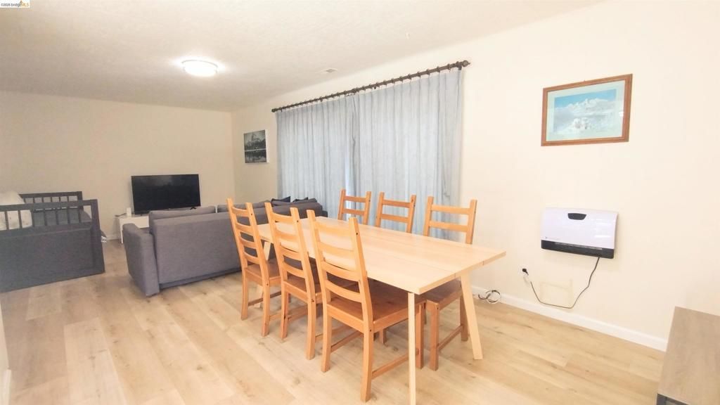 Image 8 of property listing at 1098 4Th St, South Lake Tahoe, CA 96150